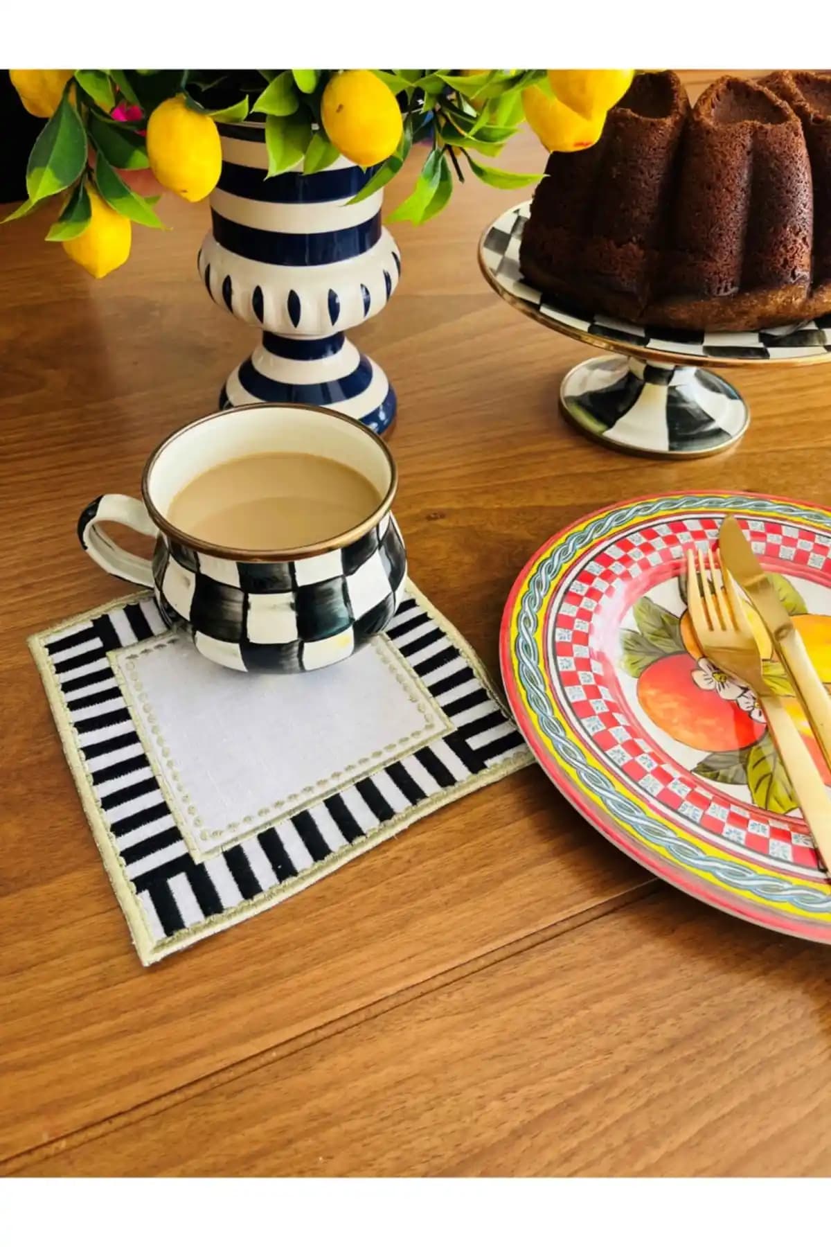 GE Living Siyah Beyaz Damalı Kokteyl Peçete: Şıklık ve Fonksiyonelliğin Buluşması