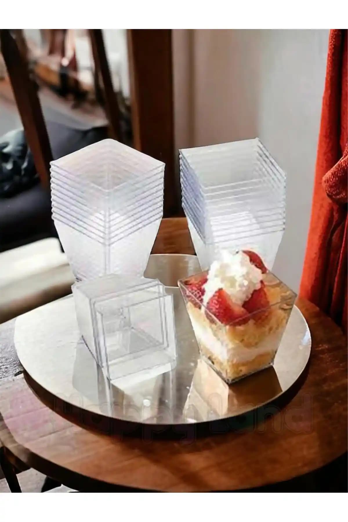 Happyland Prizma Mika Plastik Kare Kap Küp Sunum Kase: Estetik ve Dayanıklı Tasarım