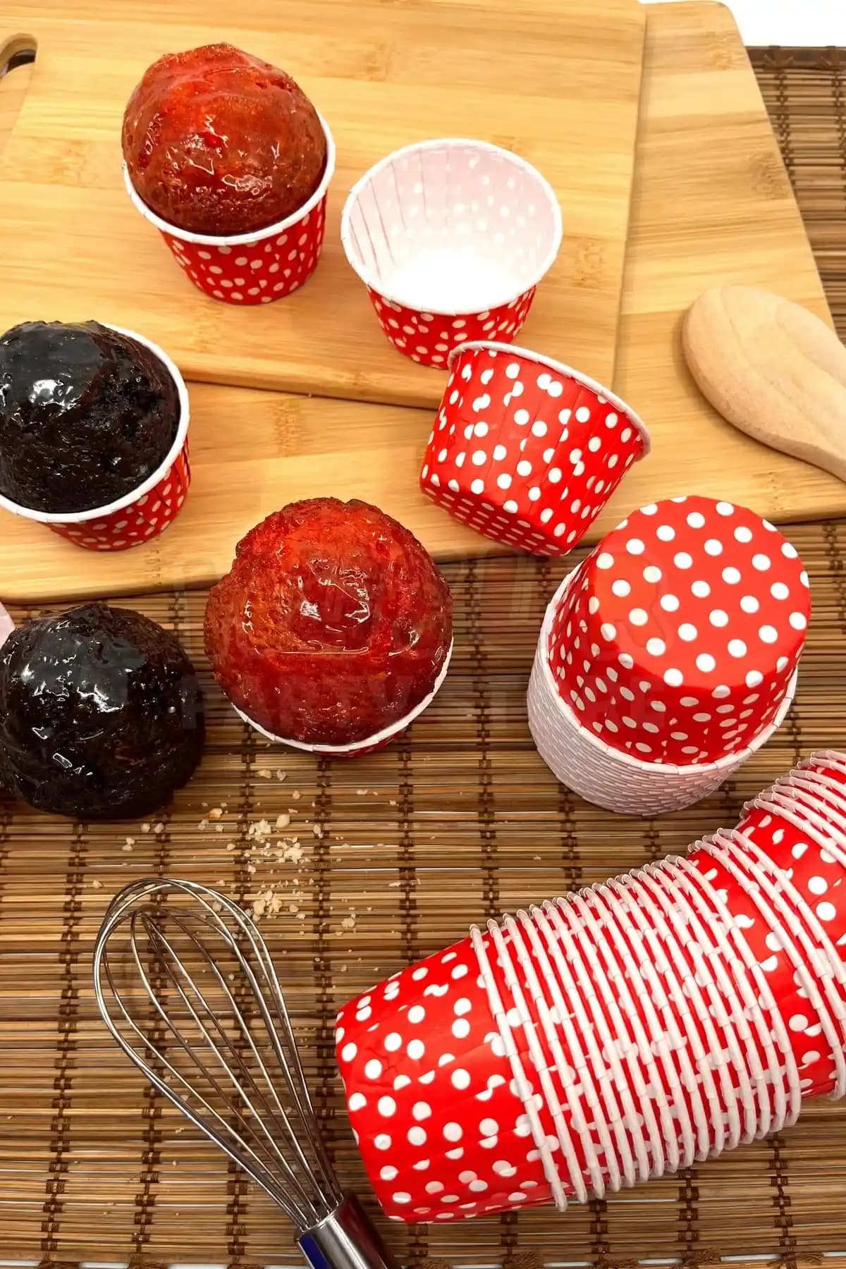 Huzur Party Store Kırmızı Puantiyeli Kek Kalıbı Estetik ve Çok Yönlü Kullanım İçin