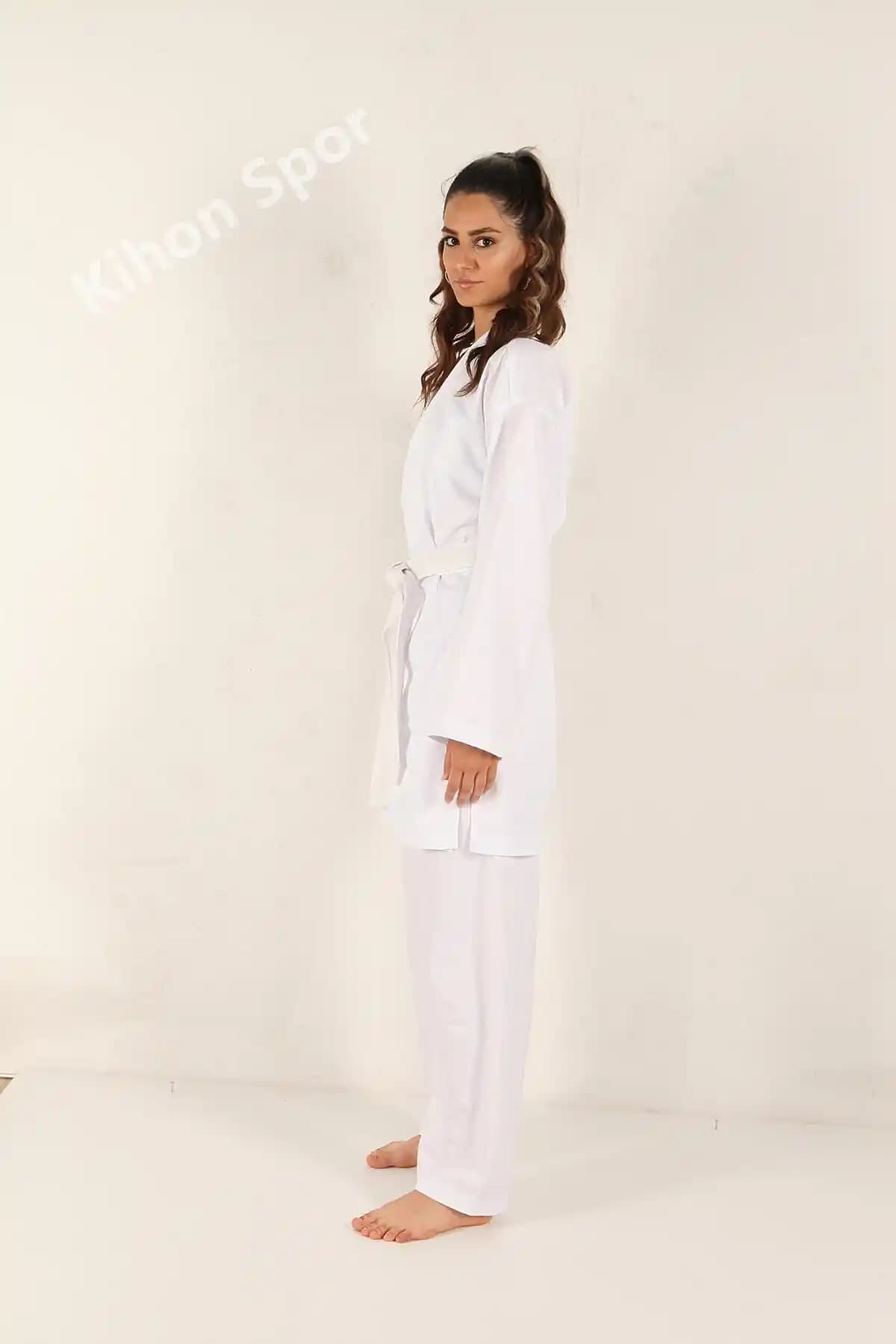 Kihon Kido Karate Elbisesi: Dayanıklı ve Fonksiyonel Spor Giysisi Özellikleri