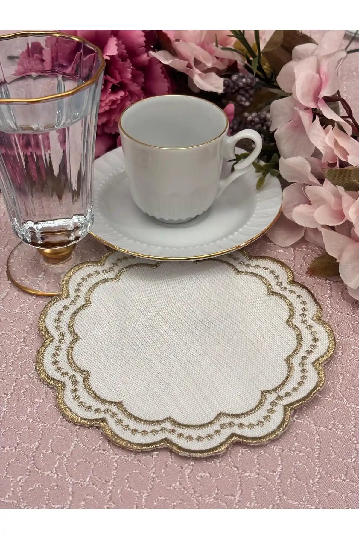 Mustgross Kokteyl ve Kahve Sunum Peçeteleri Zarif ve Dayanıklı Tasarımıyla Öne Çıkar