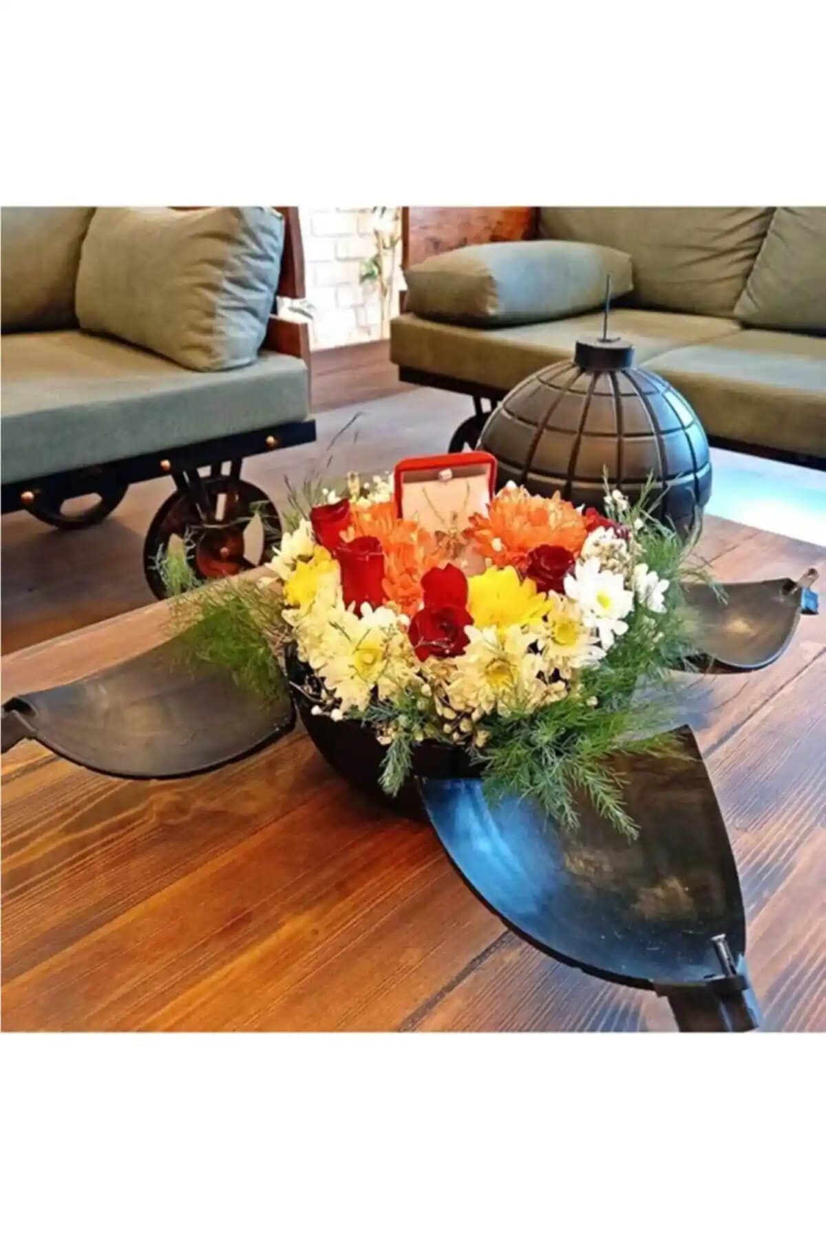 Patlayan El Bombası Görünümlü Sürpriz Hediye Kutusu 25cm Güçlü ve Yenilikçi Tasarım