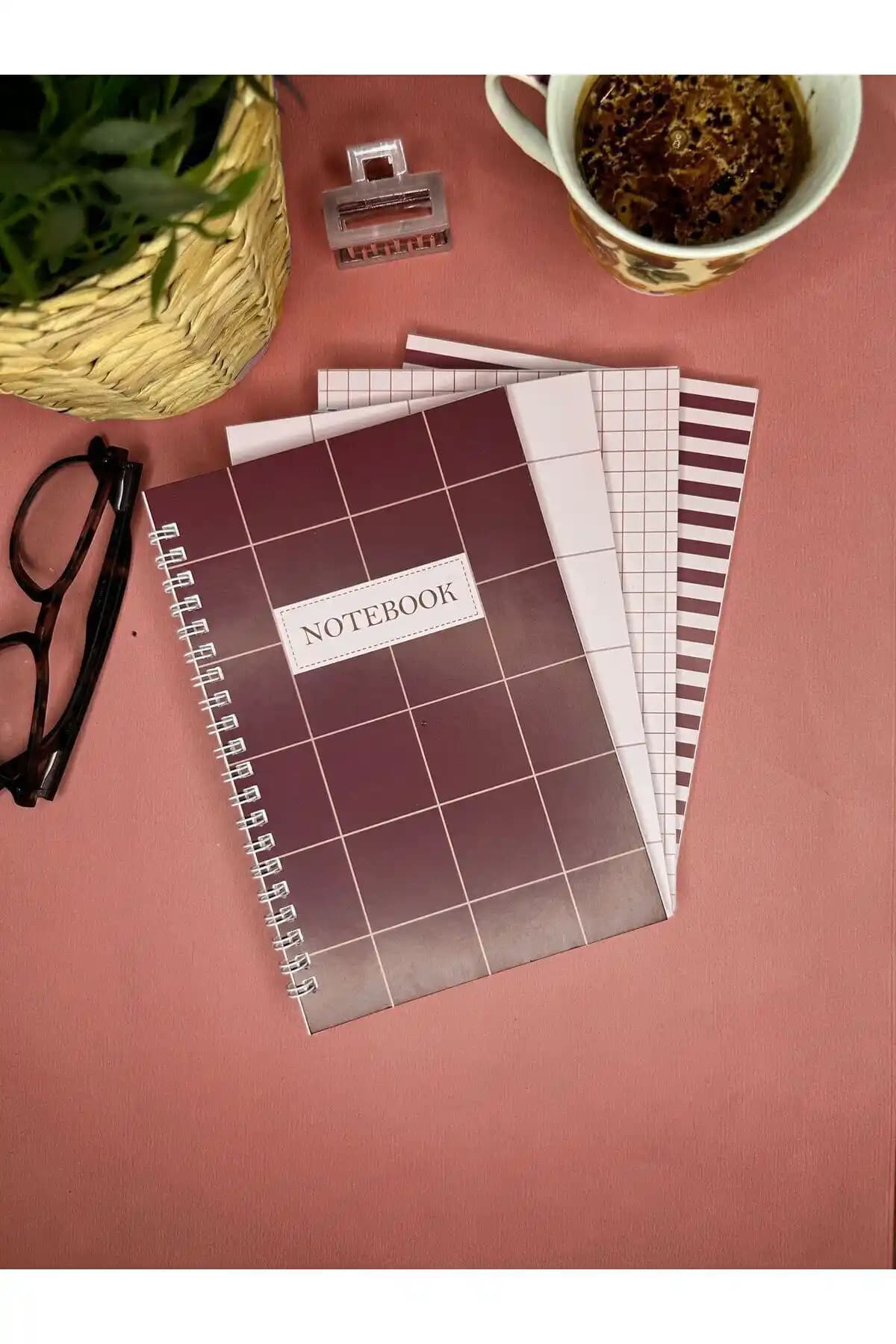 Smile Notes Spiralli Okul Defteri: Pratik ve Dayanıklı Orta Boy Kareli Defter