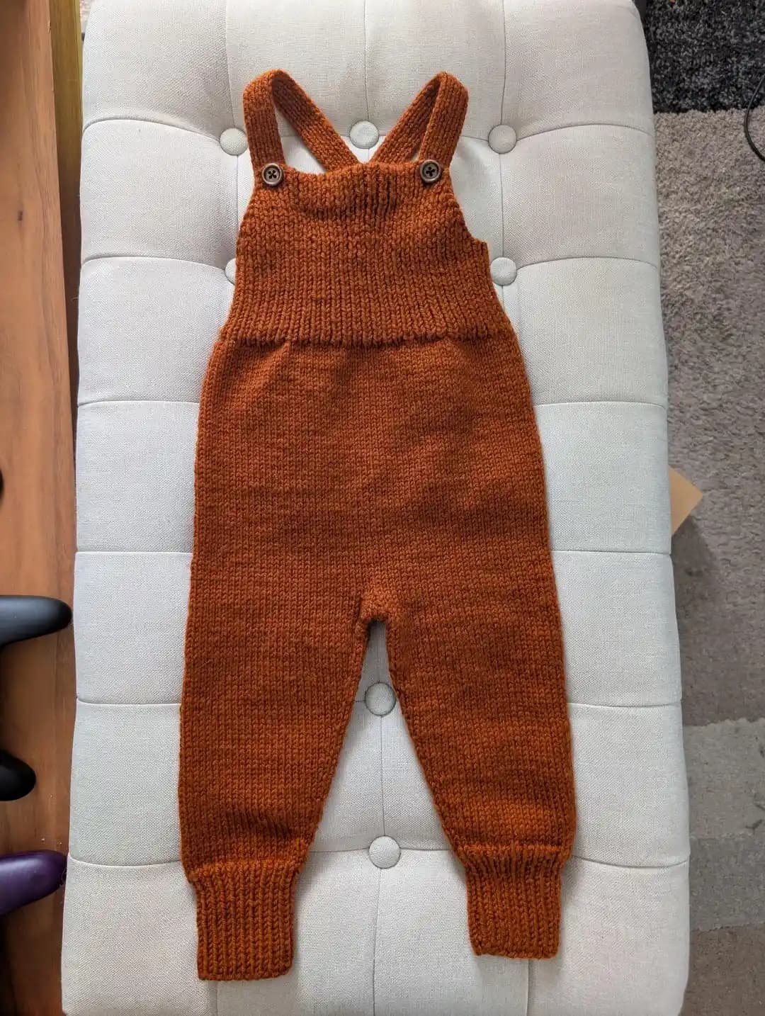 Bebek Duşu Hediyesi İçin Örgü Tulumlar: Tasarım, Malzeme ve Kullanım Önerileri