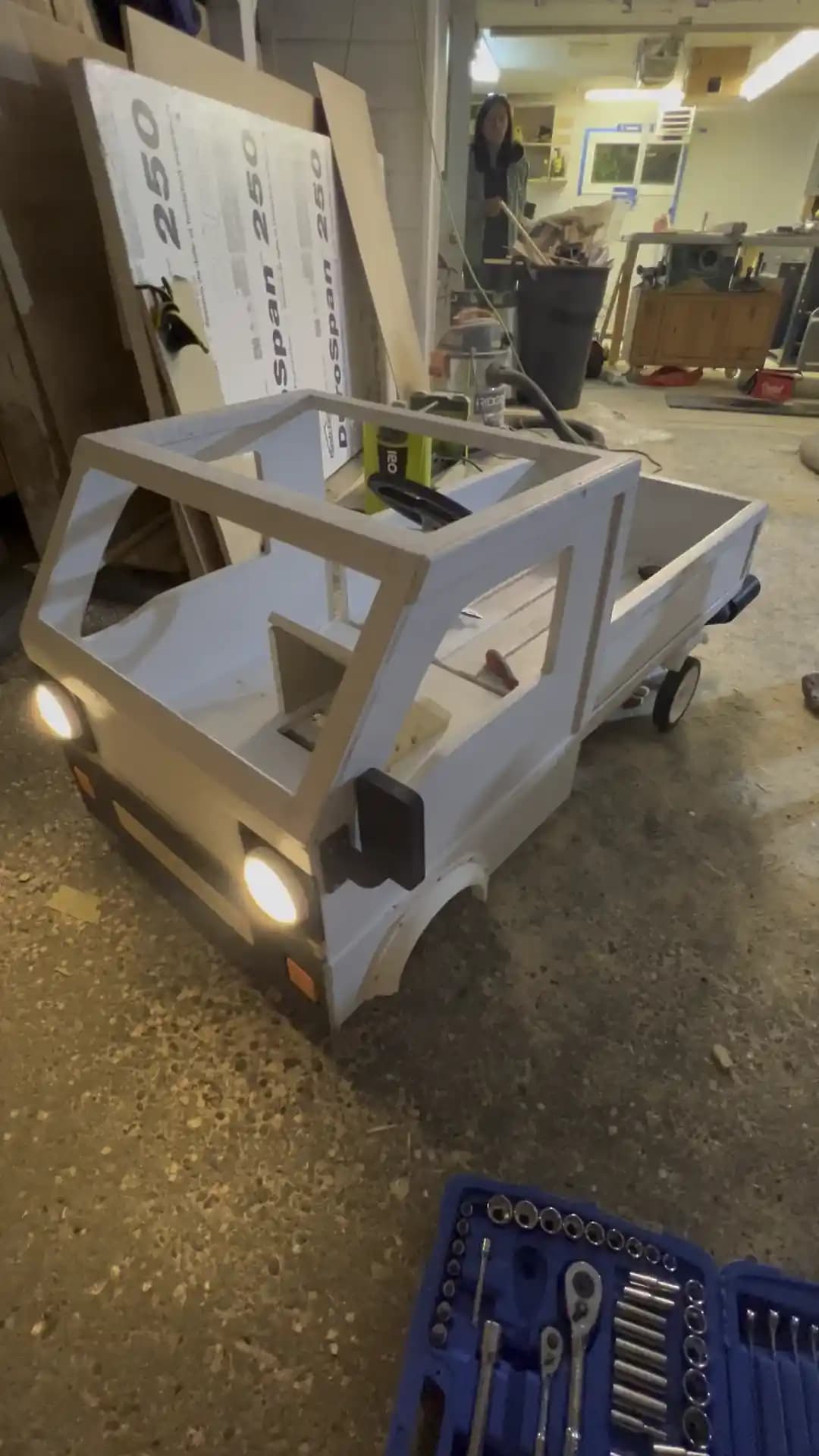 Çocuklar İçin Köpük Baloncuklu Egzozlu 3D Baskı Sabun Kutusu Arabası Tasarımı