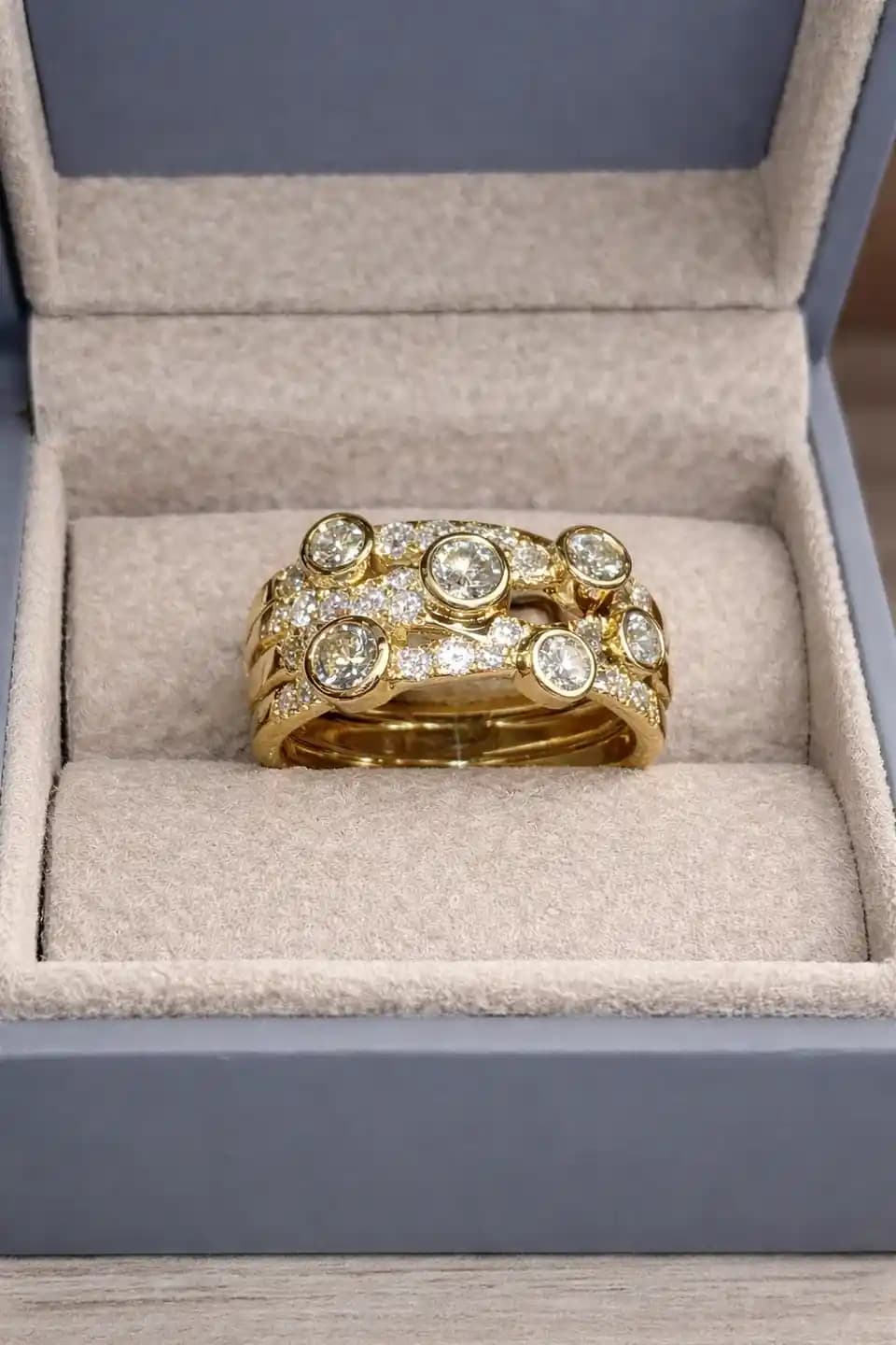 El Yapımı Mücevher Tasarımında Karmaşık İşçilik ve Teknik Detayların Önemi