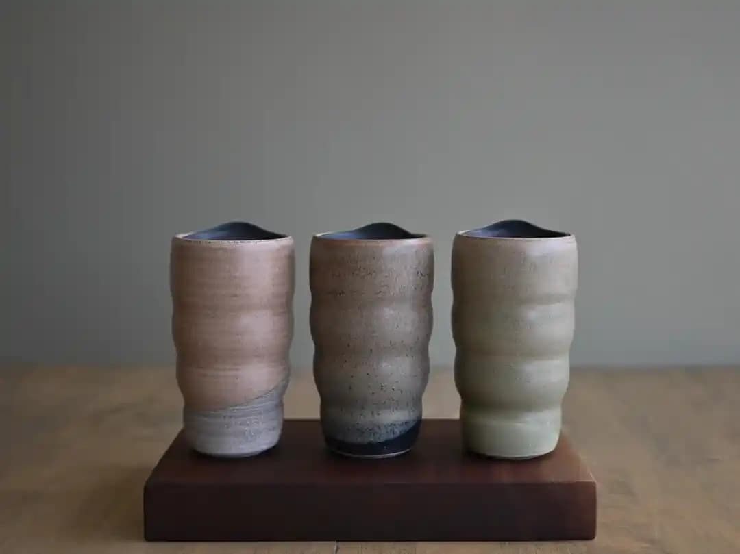 El Yapımı Taş Seramik Seyahat Kupaları: Estetik ve Fonksiyonel Tasarımın Buluşması