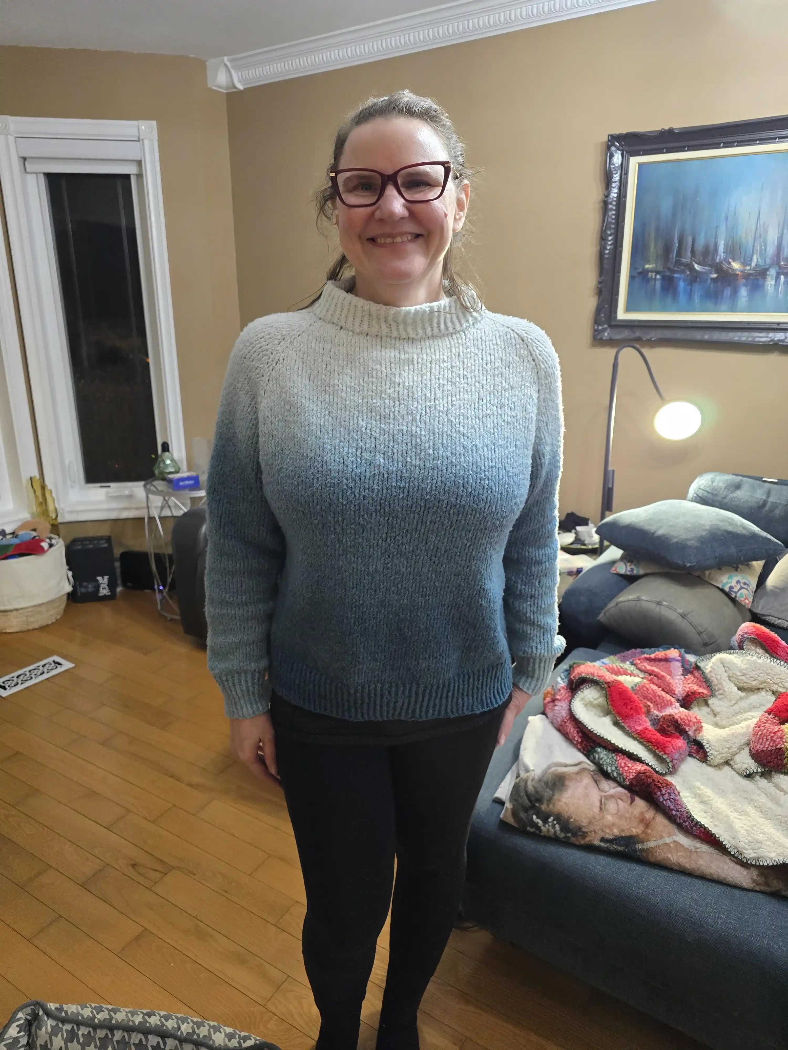 İlk Kazak Projesinde Raglan Kesim ve Renk Geçişi Tekniklerinin Detaylı İncelenmesi