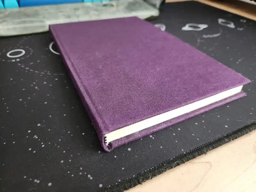 Kitap Ciltleme Sanatı: Temel Teknikler, Kapak Tasarımı ve Başlangıç İpuçları