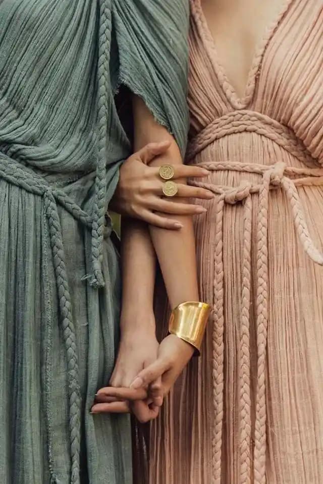 Muslin Kumaşta Kırışık ve Katlanmış Doku Elde Etme Yöntemleri ve Özellikleri