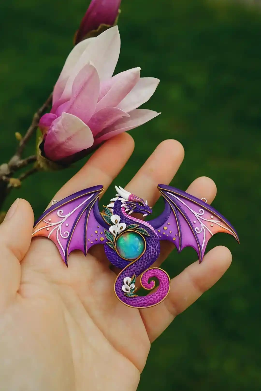 Polimer Kilden Ejderha Kolye Uçları: Tasarım, Malzemeler ve Teknik Süreçler