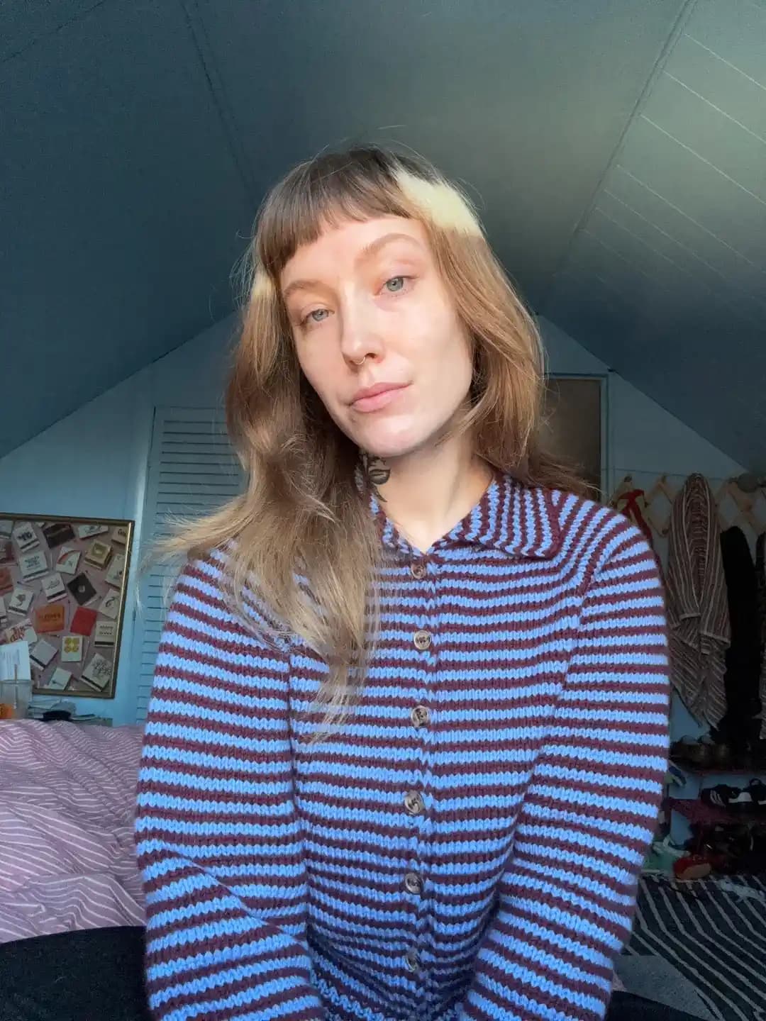 Stripe Overload Hırka: Çok Kat İplik ve İtalyan Teknikleriyle Örgü Süreci Detayları