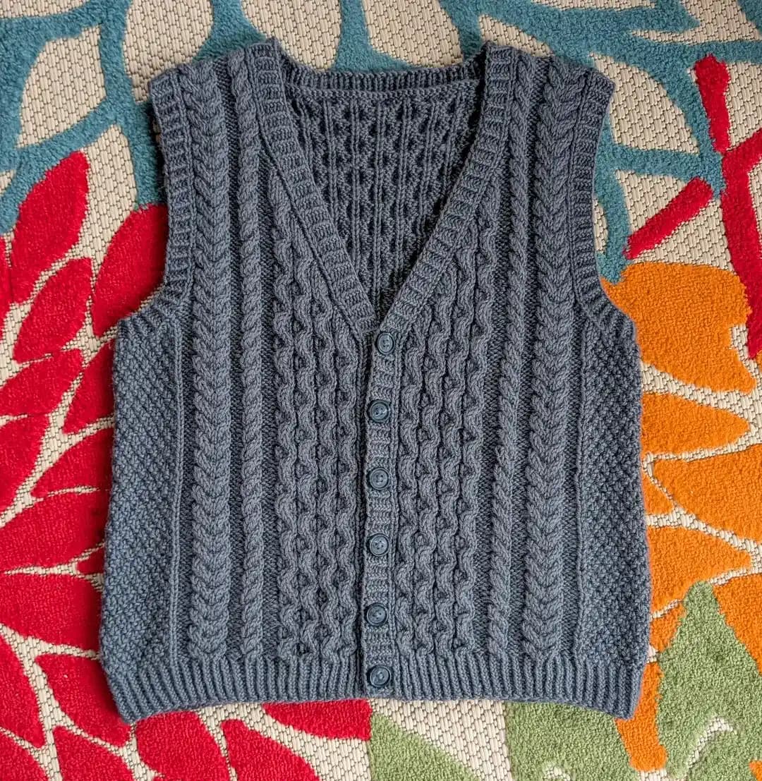 Tin Can Knits'in Bracken Yeleği: Kablo Örgü Teknikleriyle İlk Giyilebilir Örgü Projesi