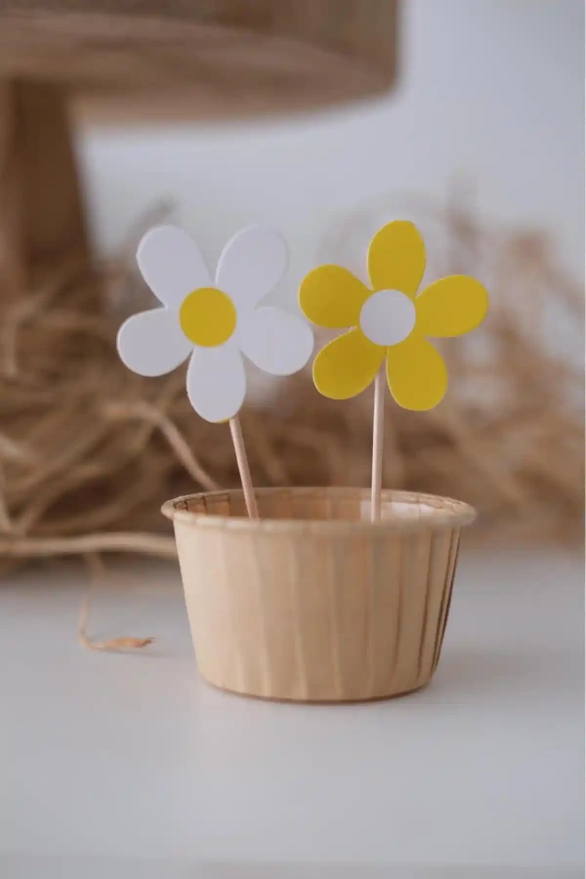 Partifabrik Papatya Temalı Cupcake ve Pasta Kürdanları Estetik ve Kullanışlı Dekorasyon Malzemeleri