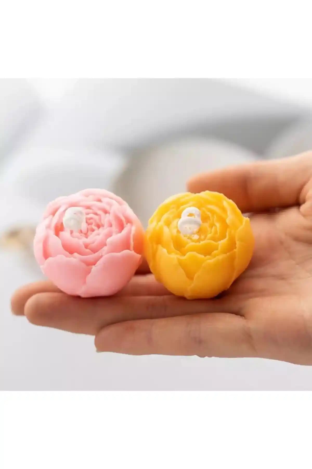 Zubida Şakayık Mum Kalıbı Mini: Çok Yönlü Kullanım ve Estetik Tasarım Özellikleri