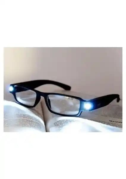 My Closette Kitap Okuma Gözlüğü: Modern Tasarım ve Yüksek İşlevsellik ile Gece Okuma Deneyimini Geliştirir
