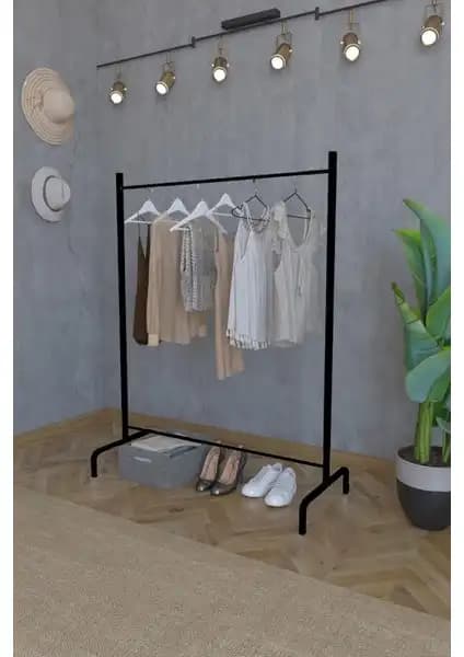 Boss Group ve Laura Butik Markalarının Ayaklı Elbise Askılıklarının Karşılaştırılması 2