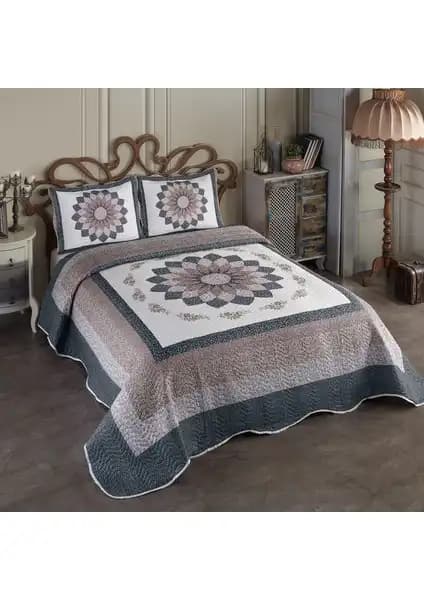 Karaca Home Charm Bold ve Örtüm Gloria Kahve Yatak Örtüsü Karşılaştırması 2