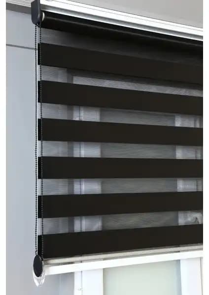 Perde Karşılaştırması: Brillant Etekli Antrasit ve Siyah Zebra Stor Perde Özellikleri 2