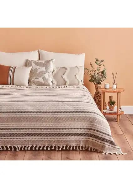 Bella Maison ve English Home Yatak Örtüleri Karşılaştırması: Özellikler ve Kullanıcı Yorumları 1
