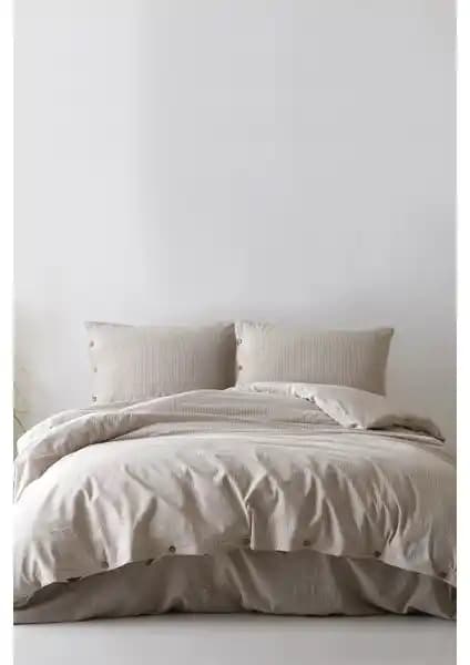 Berolige Shirt ve Karaca Home Yeni Yıl Lanza Nevresim Takımları Karşılaştırması