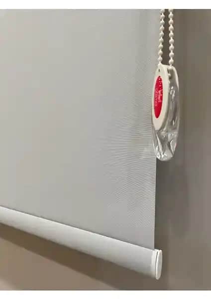 Brillant Stor ve Venassa Blackout Stor Perde Karşılaştırması Ürün Özellikleri ve Kullanıcı Yorumları