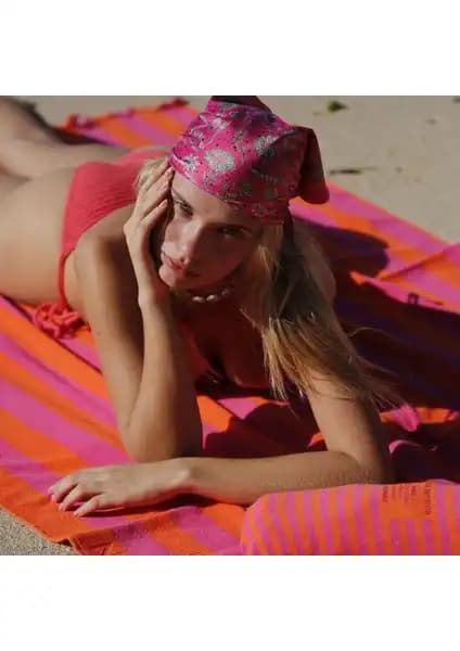 Çevre Dostu Plaj Havluları Karşılaştırması: Maris Ruby ve Ocean Amazon Toucan 1