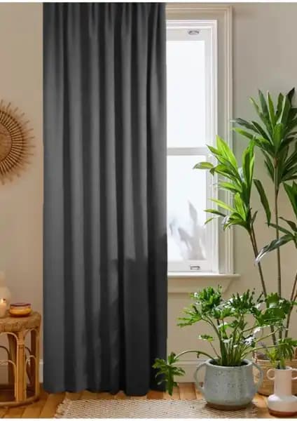 Ev Dekorasyonunda Antrasit Gri ve Derin Mavi Fon Perdelerin Karşılaştırması 1