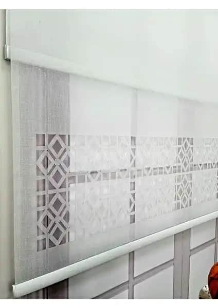 Ev Dekorasyonunda Kullanılan BBB Çift Mekanizmalı Lazer Kesim Tül ve Stor Perde ile Pliseli Zebra Stor Perde Karşılaştırması