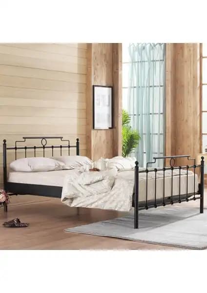 HFT Home Metal Karyola ve Unimet Hatkus Ferforje Çift Kişilik Yatak Karşılaştırması 2