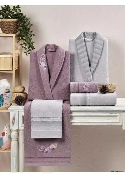 İki Popüler Aile Bornoz Takımı Karşılaştırması: Özdilek Dory Lila ve Taç Kristal 2