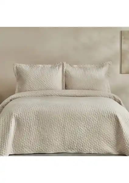 Karaca Home Breeze Soft ve Taç Glory Yatak Örtüsü Karşılaştırması 2023