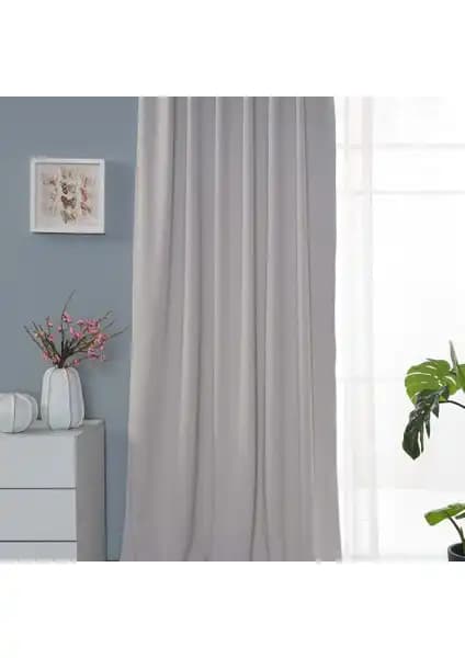 Karartma Perdeleri Karşılaştırması: Brillant Blackout ve Miabella Home Mr.stock 2