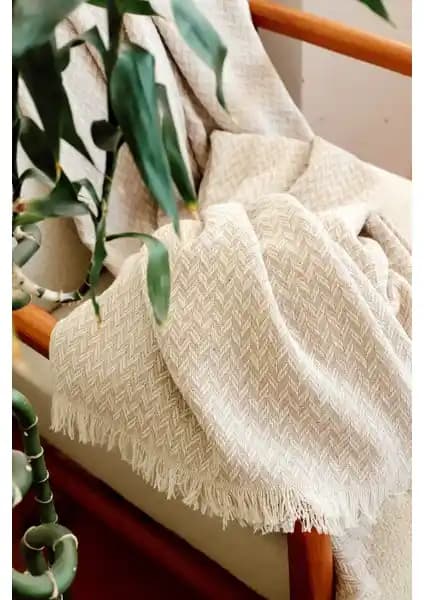 Koltuk ve Yatak Örtüsü Karşılaştırması: Mahmi Pamuk Okucu ve Özlü Home Ürünleri