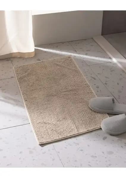 Madame Coco Banyo Paspası Karşılaştırması: Conques Bej ve Emele Açık Gri Modelleri 1