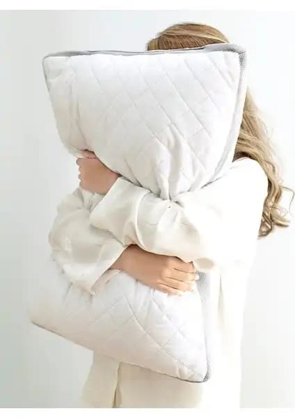 Madame Coco Klimalı ve Teksnil Home Boncuk Silikon Yastık Karşılaştırması 1