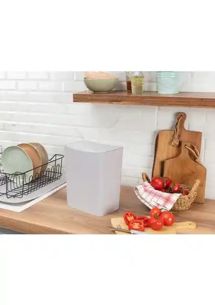 Madame Coco Olivier Switch ve Okyanus Home Siyah 5 Lt Çöp Kovası Karşılaştırması ve Özellikleri