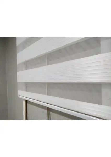 Stor Perde Modelleri Karşılaştırması: Düz Geniş Piliseli Krem Zebra ve Güneşlik Perde 1