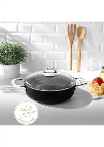 Nehir Titanium Siyah 30 Cm Karnıyarık Tencere: Sağlam ve Estetik Mutfak Gereci