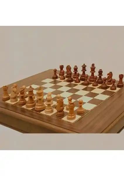 Ahşap Satranç Taşları 95 mm Şah Boyu ile Klasik ve Dayanıklı Tasarım