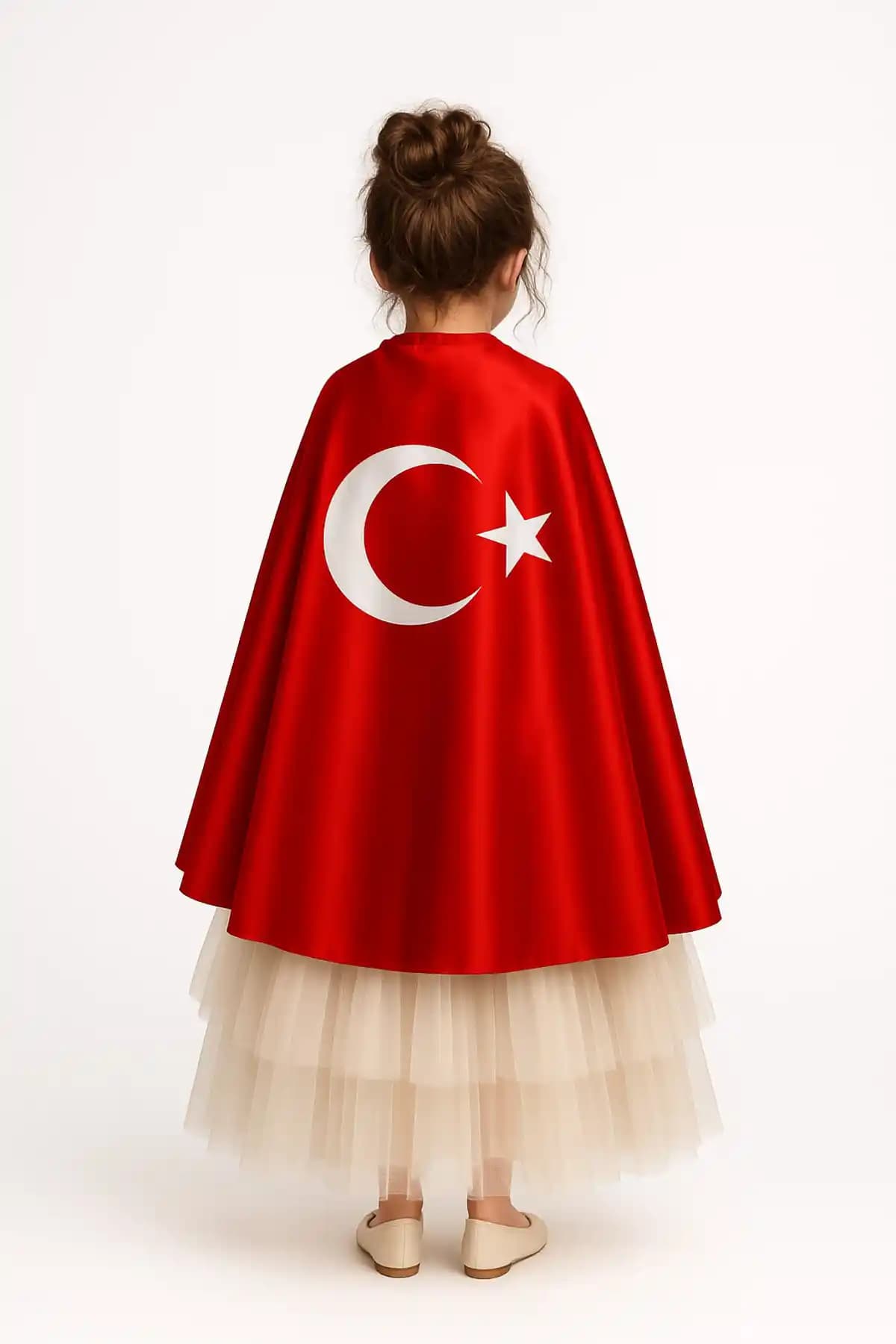 135x75 cm Kırmızı Türk Bayrağı ve Ay-Yıldızlı Pelerin – Milli Kutlama Görsel Vurgu