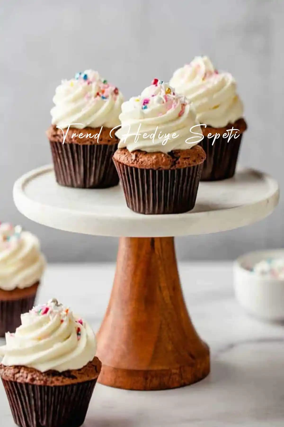 Trend Hediye Sepeti 50x40 mm Metal Kek Kalıbı Seti, 200 Adet - Yapışmaz ve Fırın Uyumlu