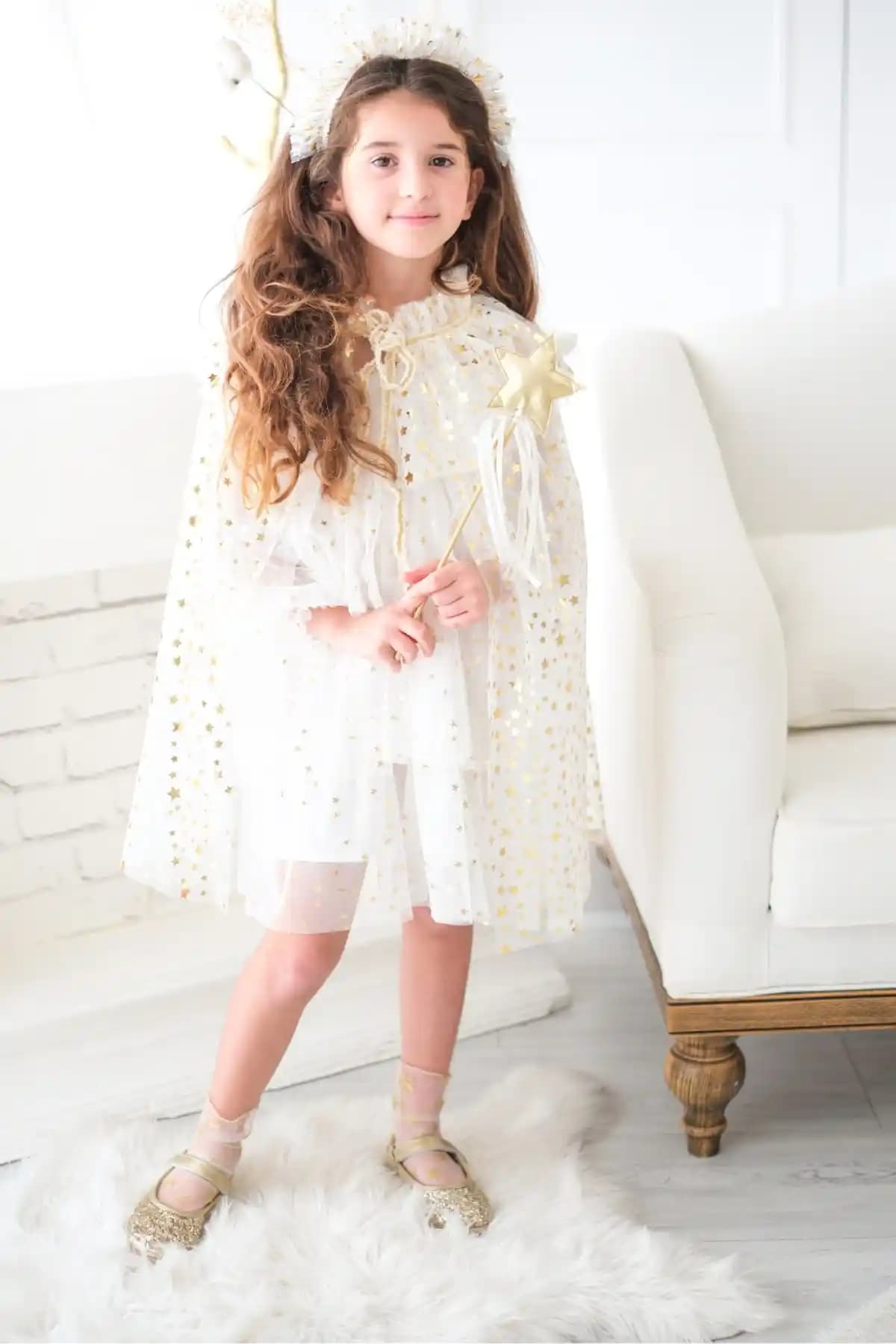 Le Mabelle Ekru Kız Çocuk Yıldızlı Pelerin Asa ve Taç Seti – Kaliteli ve Şık Tasarım