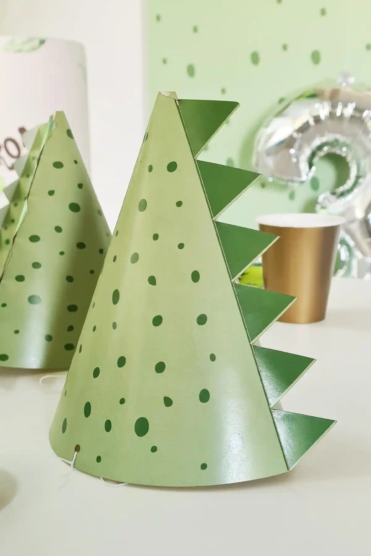 PEKSHOP Dinozor Temalı Doğum Günü Şapkası Çocuklar İçin Eğlenceli ve Güvenli Parti Aksesuarı