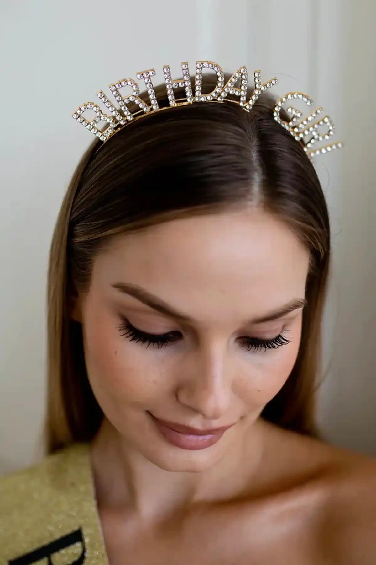 Yeni Obsessions Doğum Günü Tacı Şık ve Zarif Tasarımıyla Kutlamalara Renk Katıyor