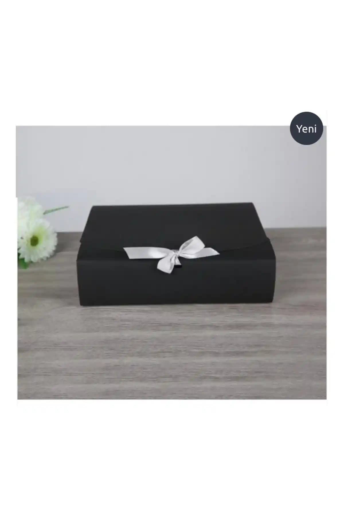 BAŞAK Siyah Hediye Kutusu Kurdeleli: Şık ve Fonksiyonel Hediye Ambalajı Tasarımı
