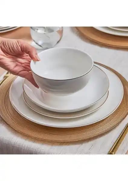 Karaca Leon Gold 24 Parça 6 Kişilik Porselen Yemek Takımı Şıklık ve Fonksiyonellik Sunar