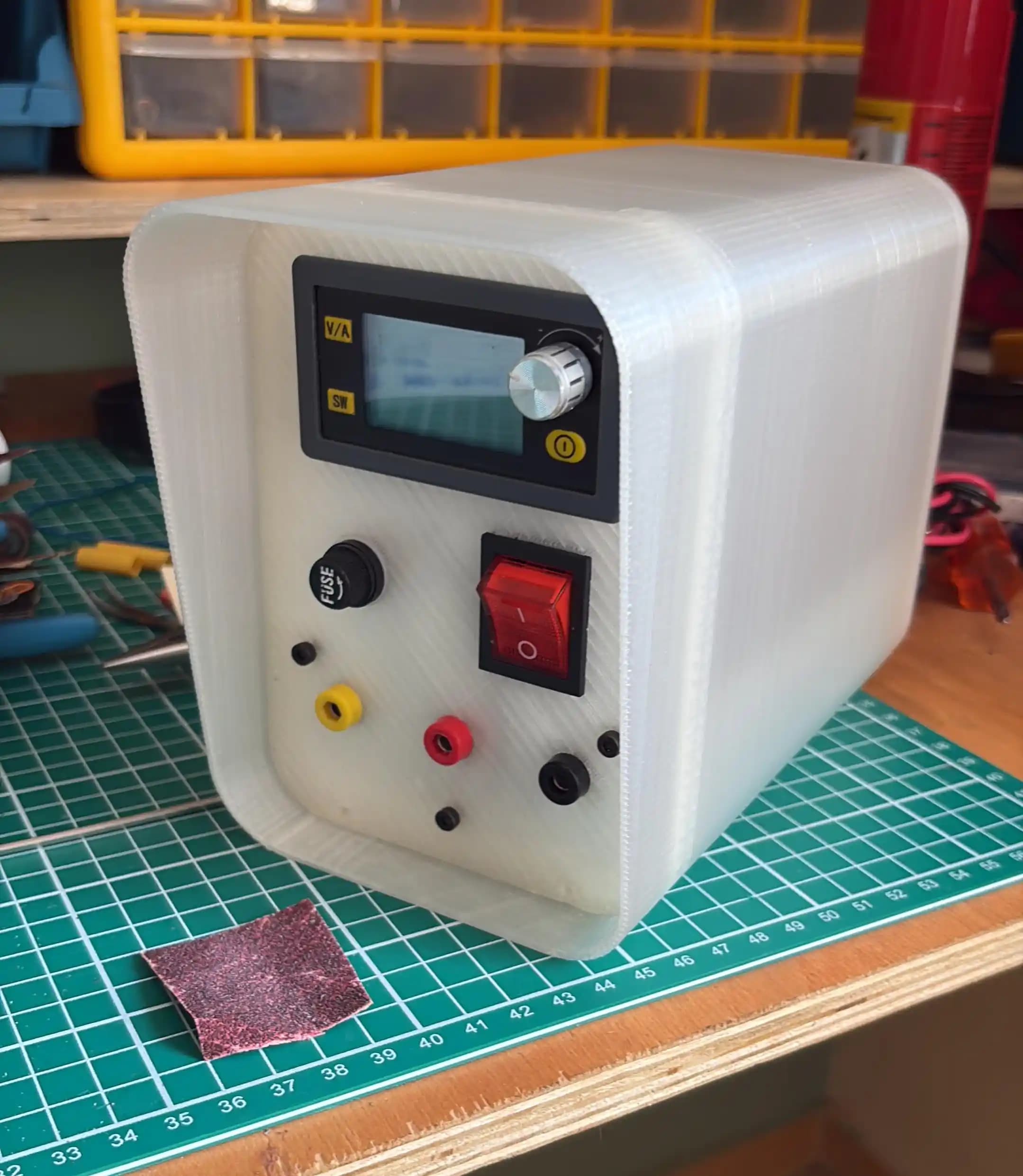 3D Yazıcı ile Kendi Bench Güç Kaynağınızı Tasarlamak ve Üretmek: Teknik ve Tasarım İncelemesi