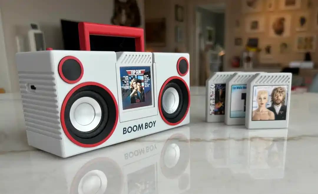 80'ler ve 90'lar Esintili Kartuşlu Müzik Çalar Tasarımı ve Teknik İncelemesi