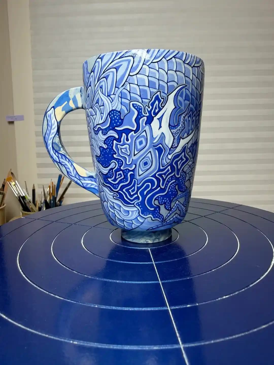 Amaco Velvet Underglaze ile Seramikte Detaylı İşçilik ve Canlı Renk Uygulamaları